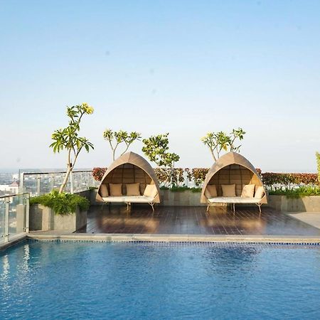 Louis Kienne Hotel Pemuda Semarang Esterno foto