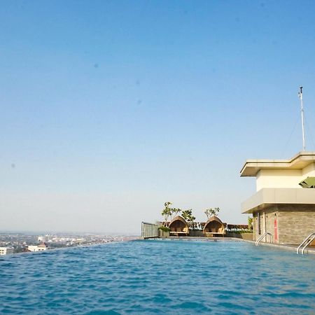 Louis Kienne Hotel Pemuda Semarang Esterno foto