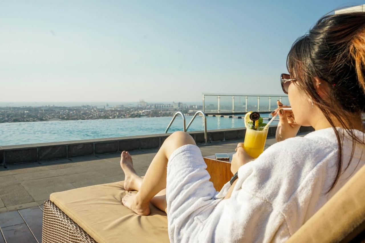 Louis Kienne Hotel Pemuda Semarang Esterno foto
