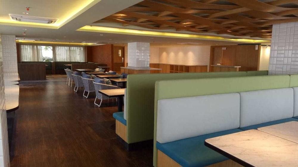 Louis Kienne Hotel Pemuda Semarang Esterno foto