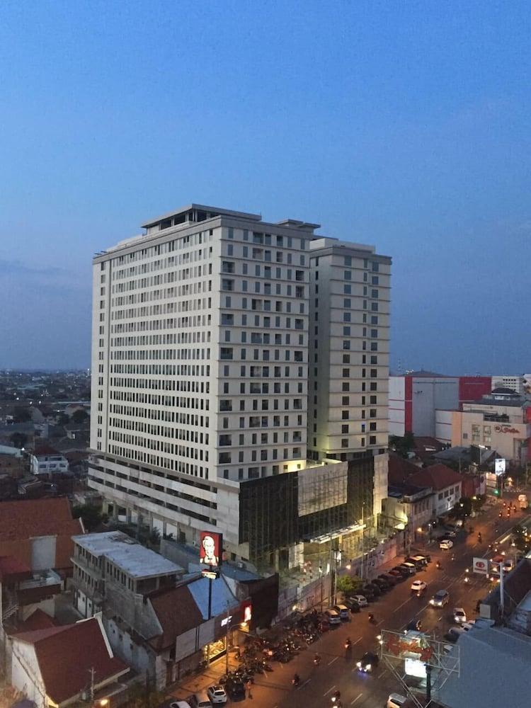 Louis Kienne Hotel Pemuda Semarang Esterno foto