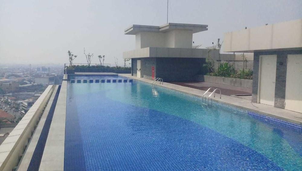 Louis Kienne Hotel Pemuda Semarang Esterno foto