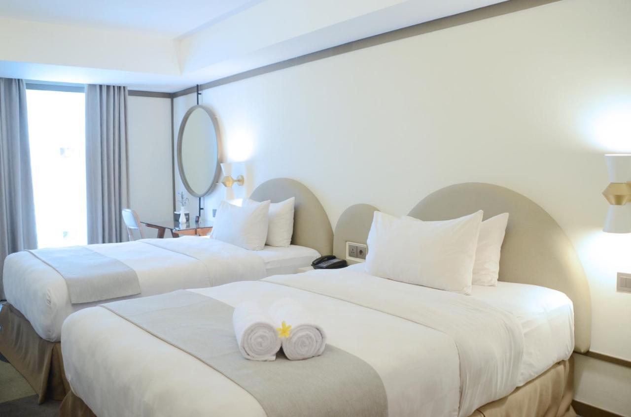 Louis Kienne Hotel Pemuda Semarang Esterno foto