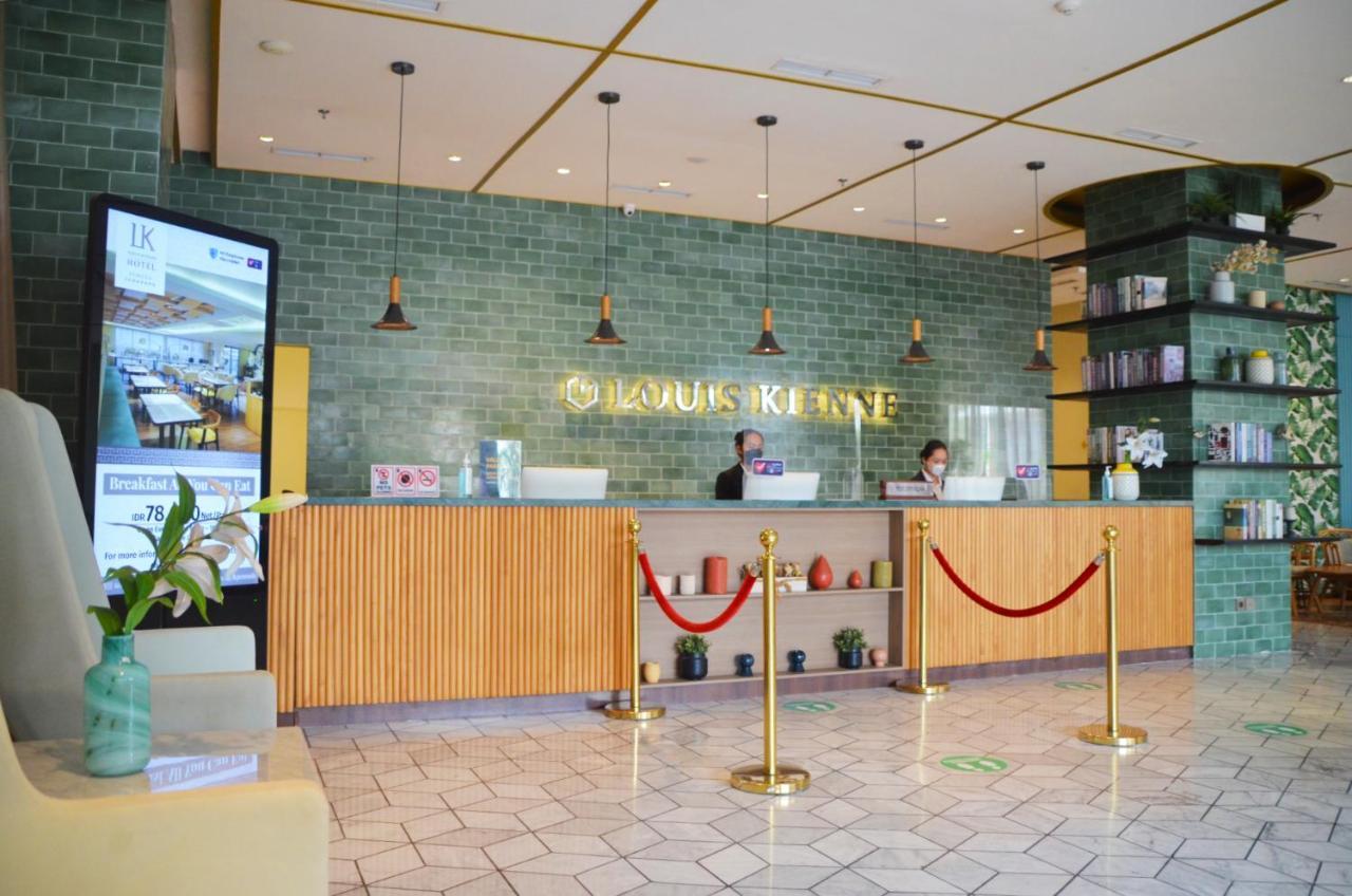 Louis Kienne Hotel Pemuda Semarang Esterno foto