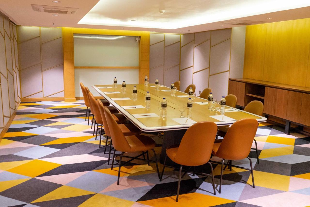 Louis Kienne Hotel Pemuda Semarang Esterno foto