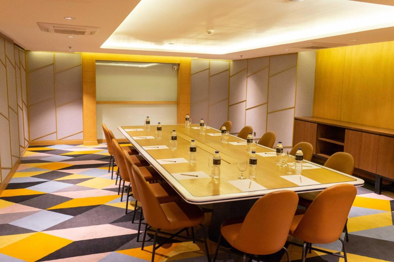 Louis Kienne Hotel Pemuda Semarang Esterno foto