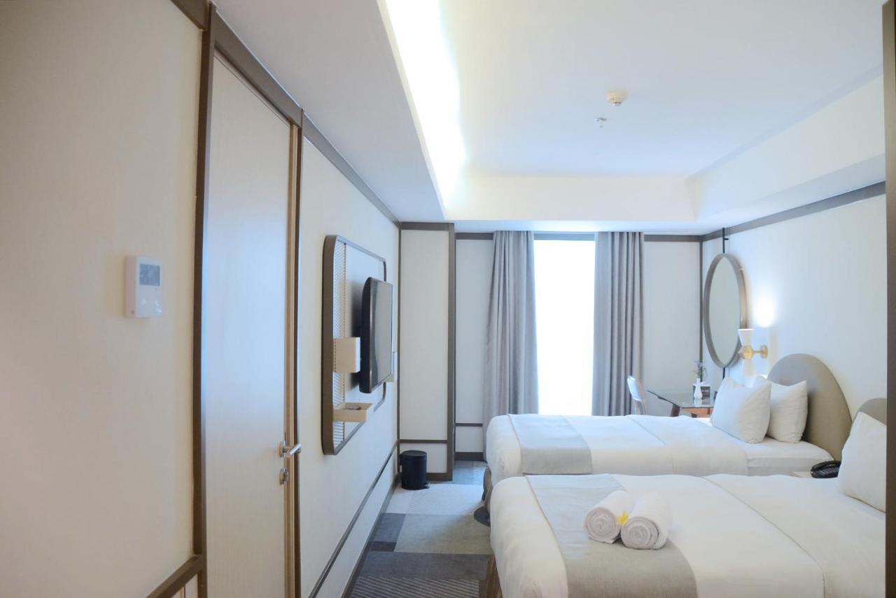 Louis Kienne Hotel Pemuda Semarang Esterno foto