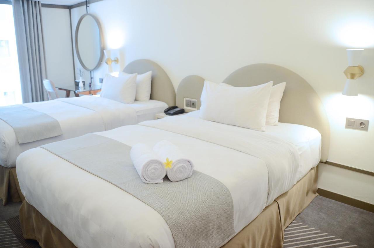 Louis Kienne Hotel Pemuda Semarang Esterno foto