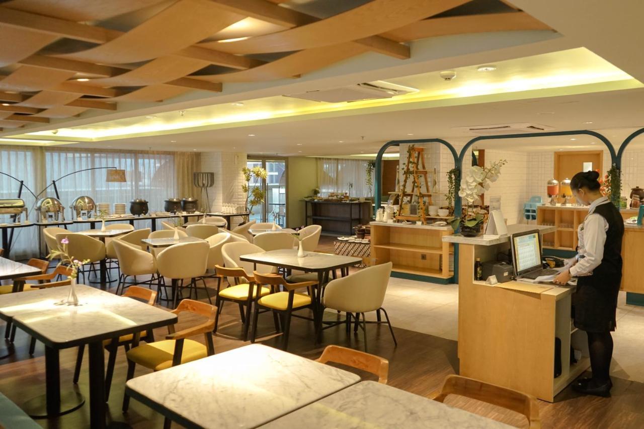 Louis Kienne Hotel Pemuda Semarang Esterno foto