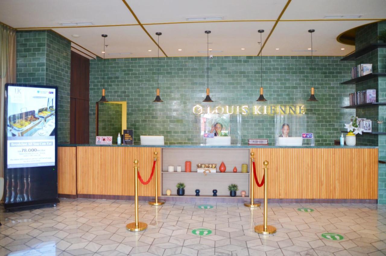 Louis Kienne Hotel Pemuda Semarang Esterno foto