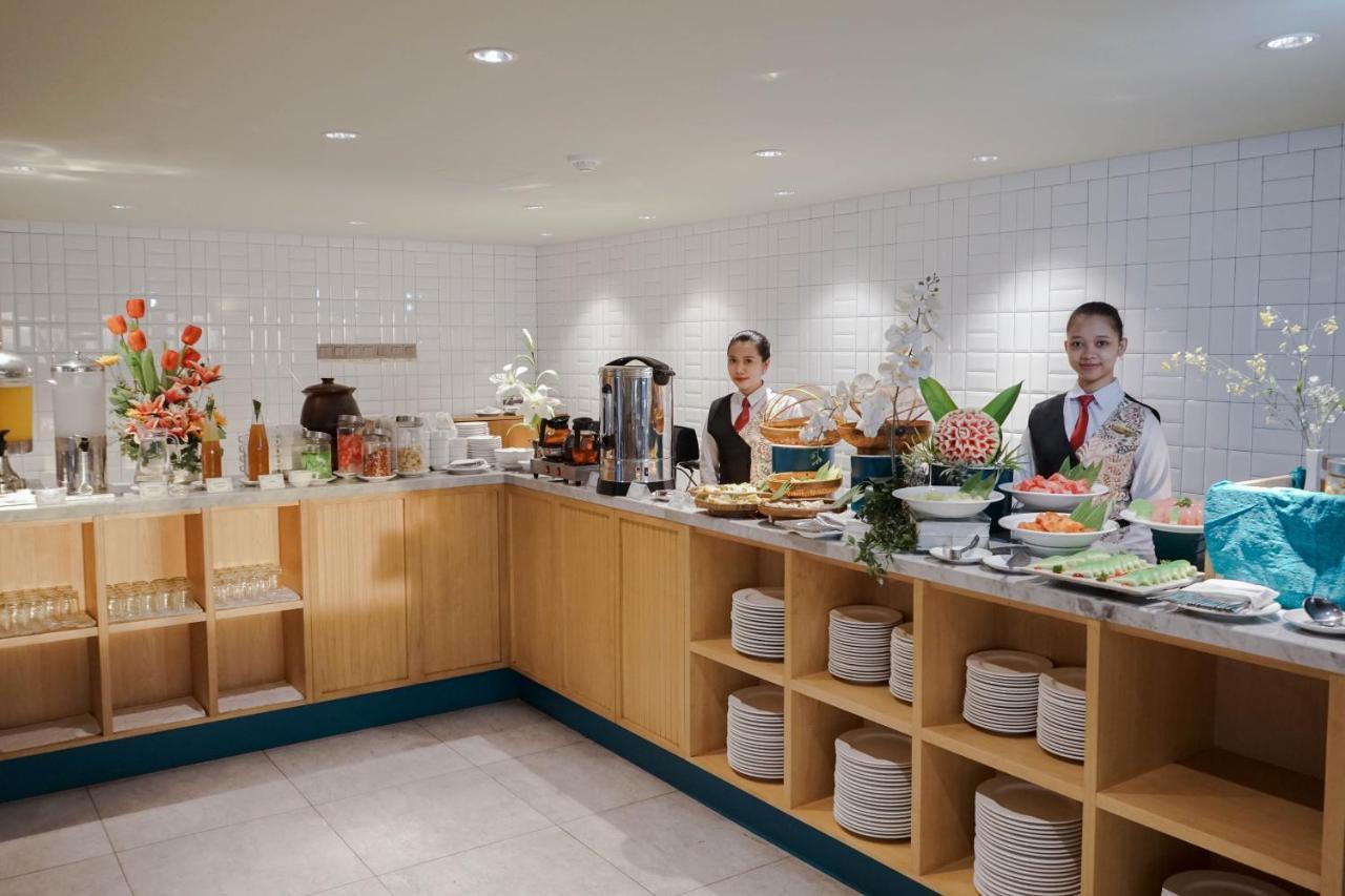 Louis Kienne Hotel Pemuda Semarang Esterno foto