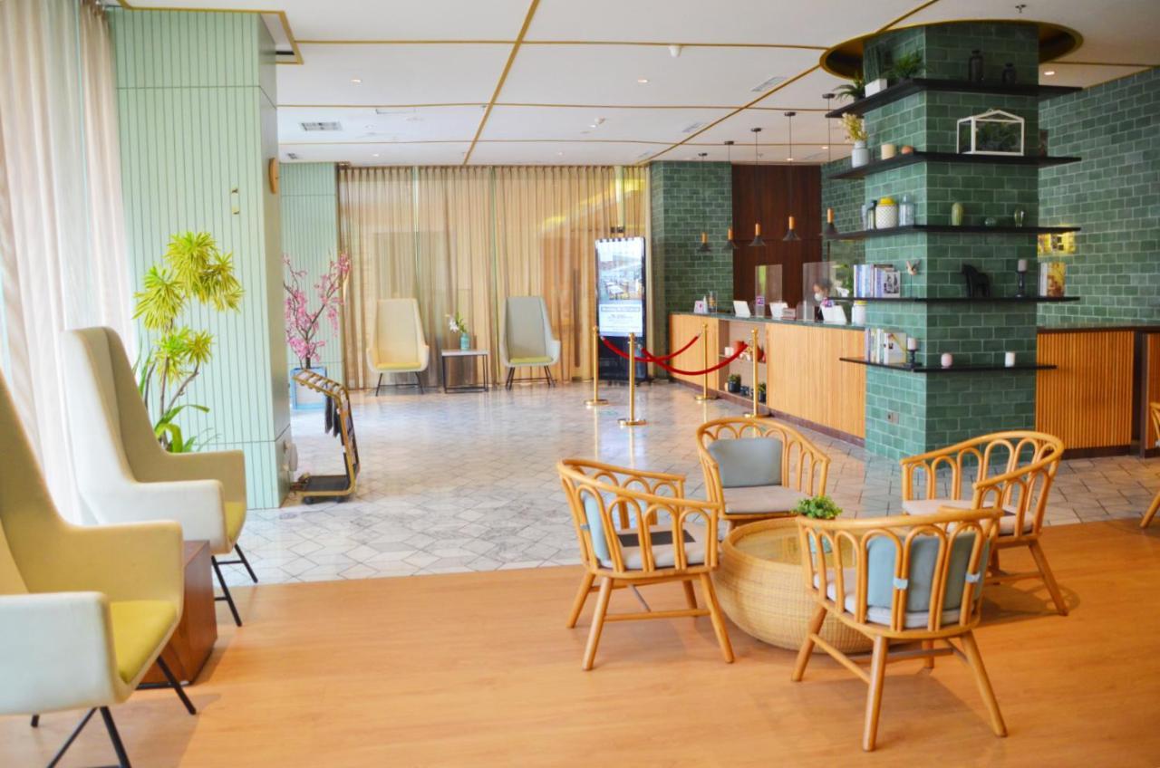 Louis Kienne Hotel Pemuda Semarang Esterno foto
